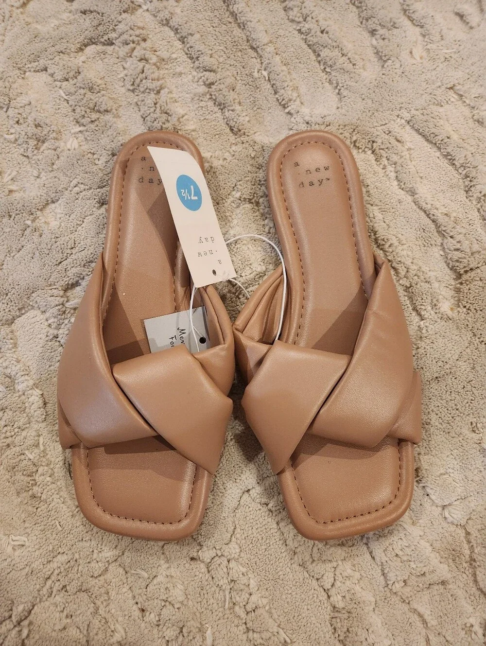 ✨️🥰NWT Women's Lisa Slide Sandals - A New Day Tan - Picture 1 of 5